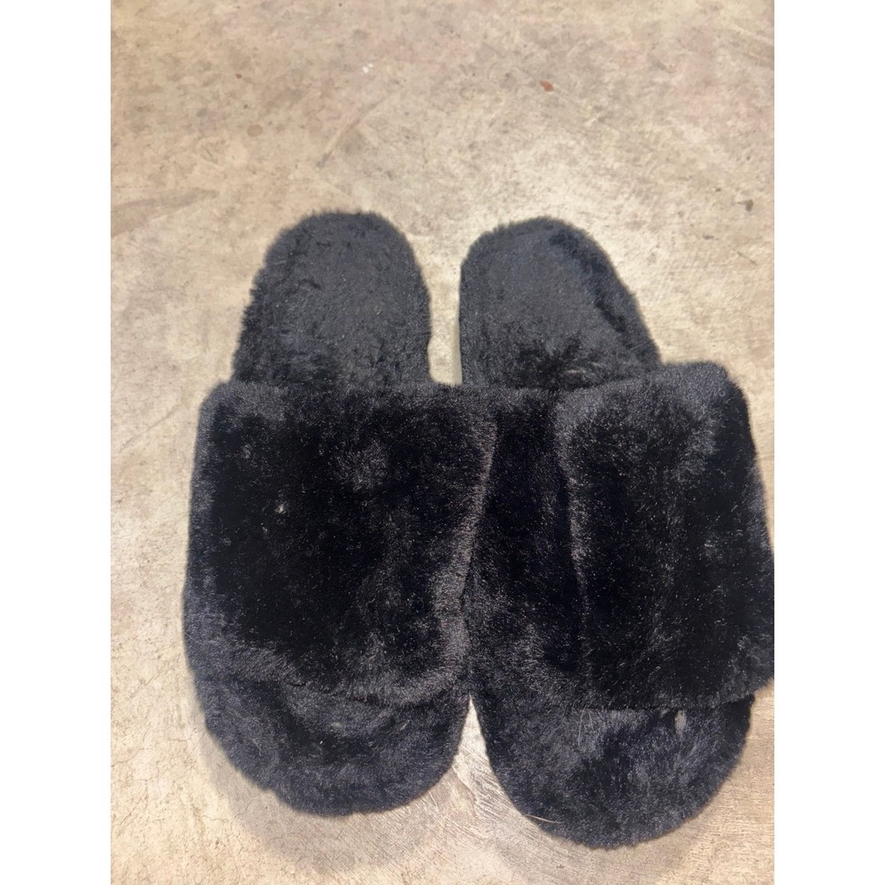Women's Fuzzy Slides great condition size 9